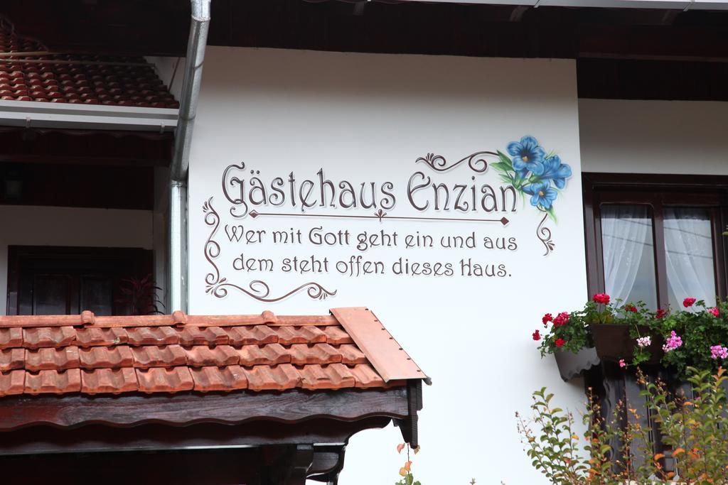Hospedaria Gastehaus Enzian Treze Tílias Exterior foto