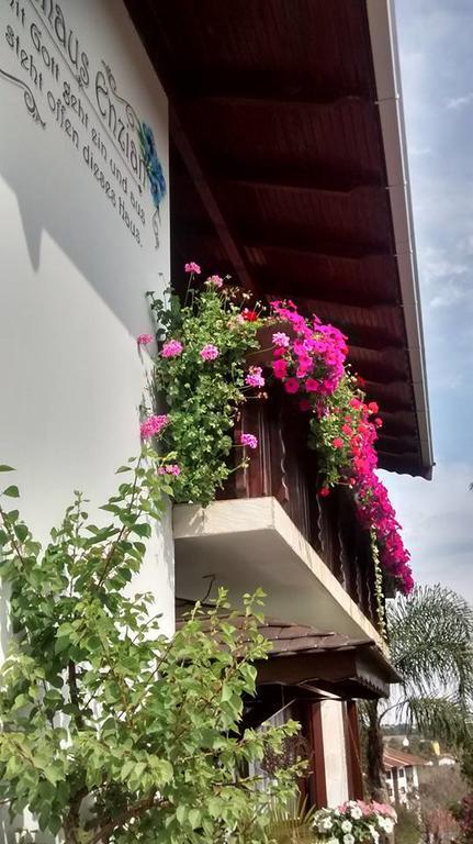 Hospedaria Gastehaus Enzian Treze Tílias Exterior foto
